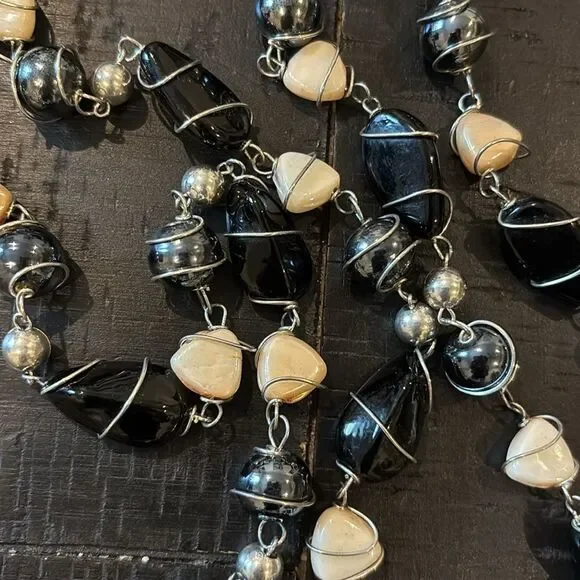 Vintage Caged Glass Bead Odd Shapes Long Black & Cream Silverstone Necklace​ - Picture 7 of 9